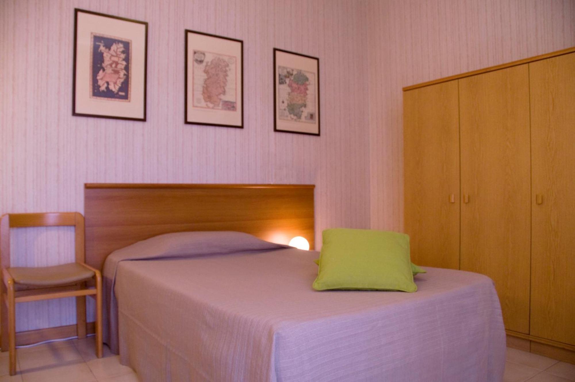 Hotel Residence Ulivi E Palme Cagliari Kültér fotó