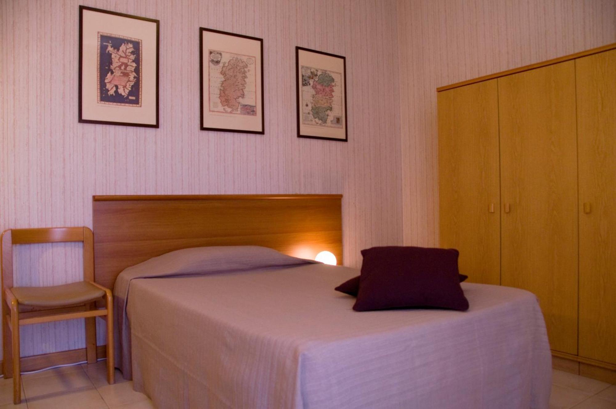 Hotel Residence Ulivi E Palme Cagliari Kültér fotó