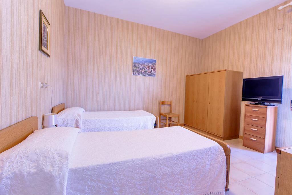 Hotel Residence Ulivi E Palme Cagliari Kültér fotó