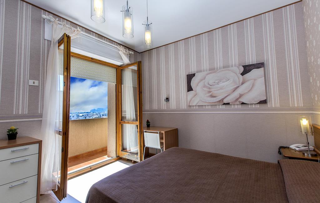 Hotel Residence Ulivi E Palme Cagliari Kültér fotó