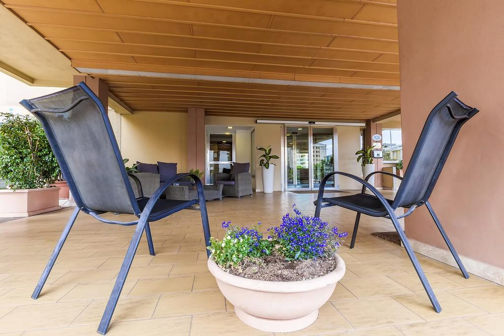 Hotel Residence Ulivi E Palme Cagliari Kültér fotó