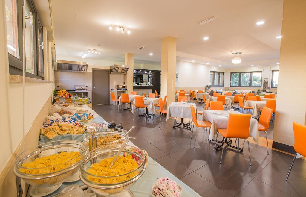 Hotel Residence Ulivi E Palme Cagliari Kültér fotó