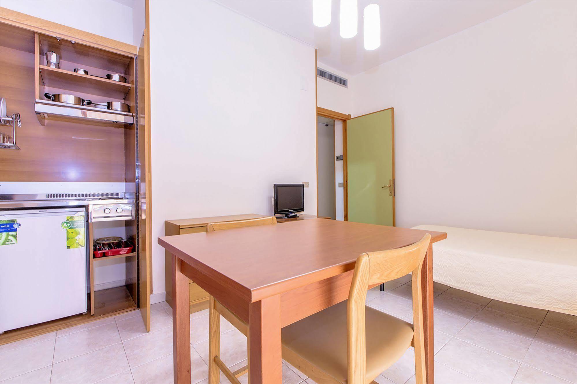Hotel Residence Ulivi E Palme Cagliari Kültér fotó