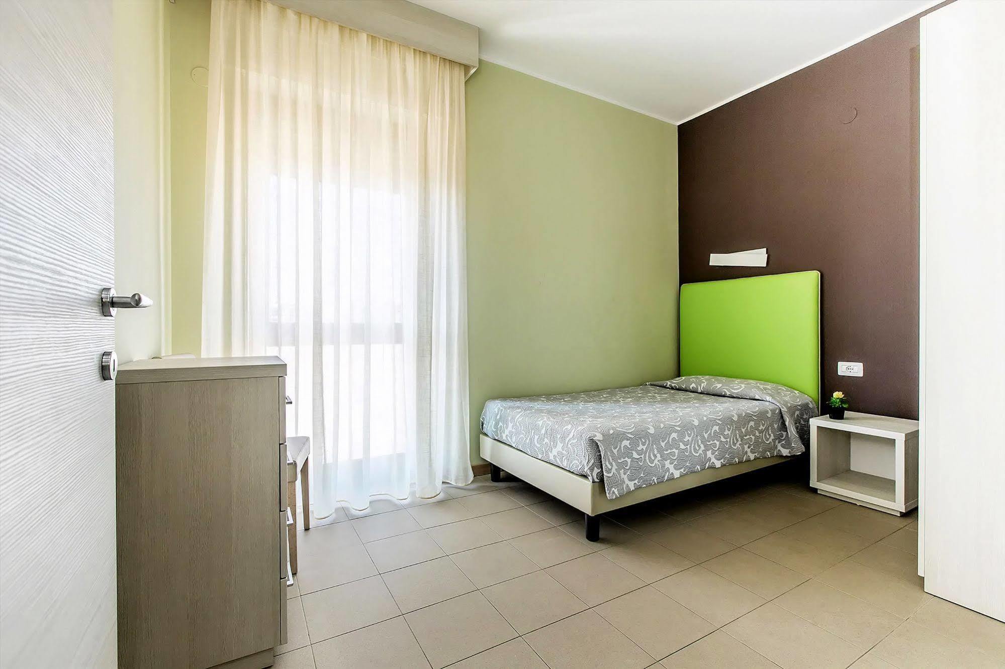 Hotel Residence Ulivi E Palme Cagliari Kültér fotó